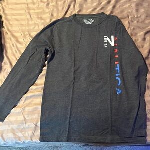 Náutica. Size. XL never worn, gray, red, blue, and white